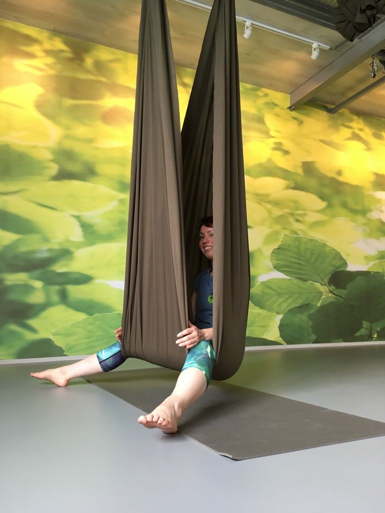 Aerial Yoga Restorative herstellende hangmat yoga | Aerial Yoga Ede